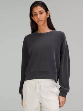 Lululemon Set Women’s Softstreme Sweatshirt & short set, Charcoal, 6